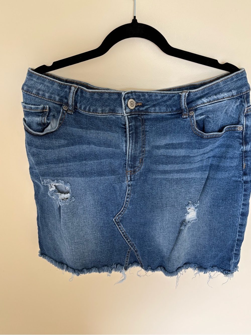 Maurices Medium Blue Distressed Denim Mini Skirt with Raw Hem Size 16